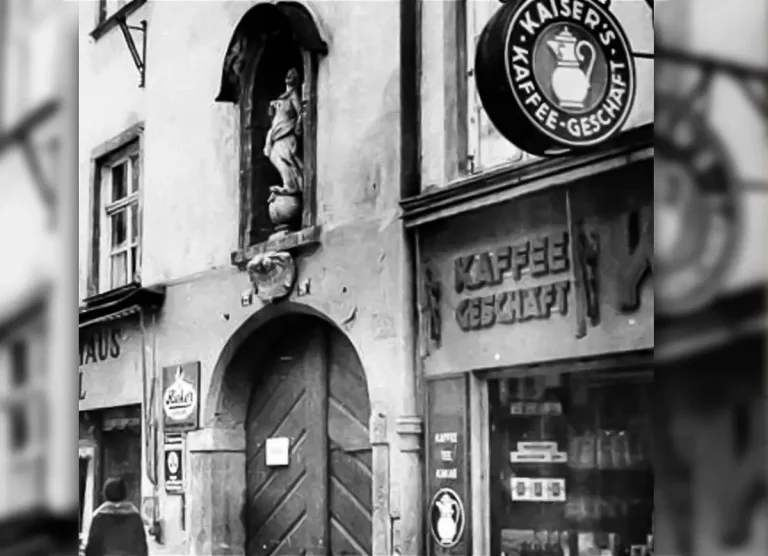 Unsere Fassade im Laufe der Zeit - vor unserer Zeit